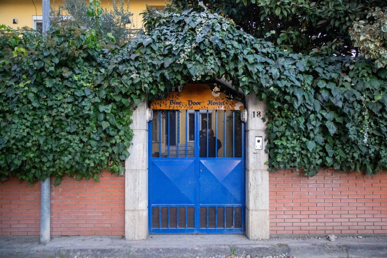 Blue Door Hostel Tirana Exterior photo